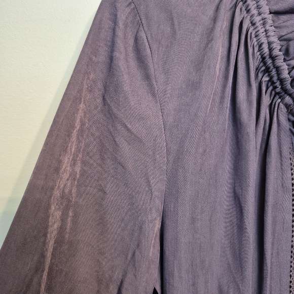 Banana Republic Women's Preppy Romantic Grey Ruffled V-Neck Blouse Size M - Picture 6 of 7